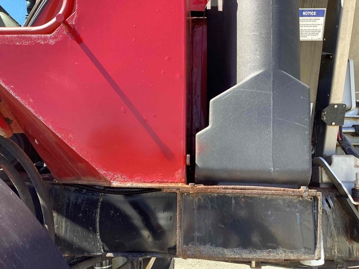 2021-case-trident-5550-spreader-image-15