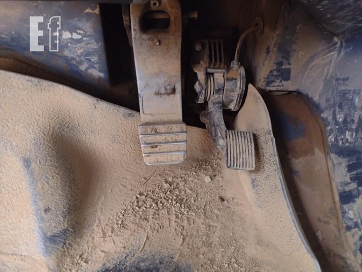 deere-300d-image-8