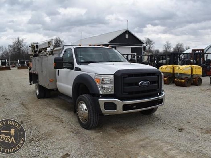 2013-ford-f550-image-19