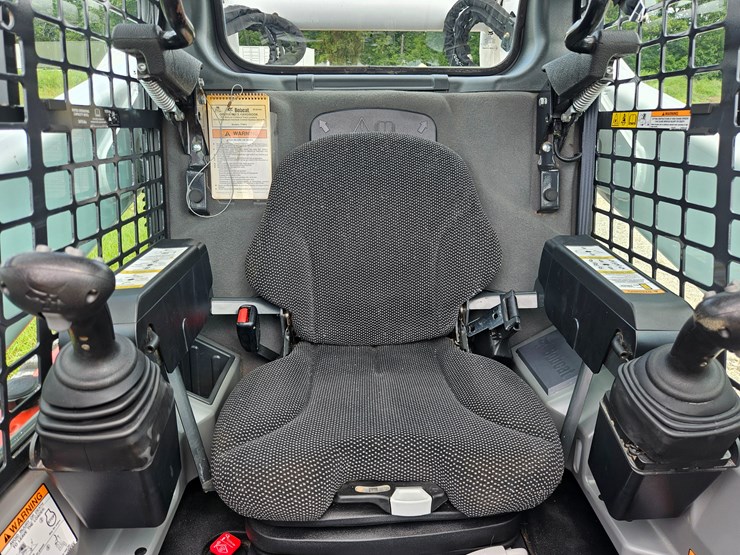 2021-bobcat-t770-image-36