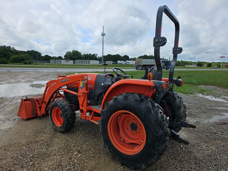 #20866-•-2008-kubota-l3240-tractor-image-6