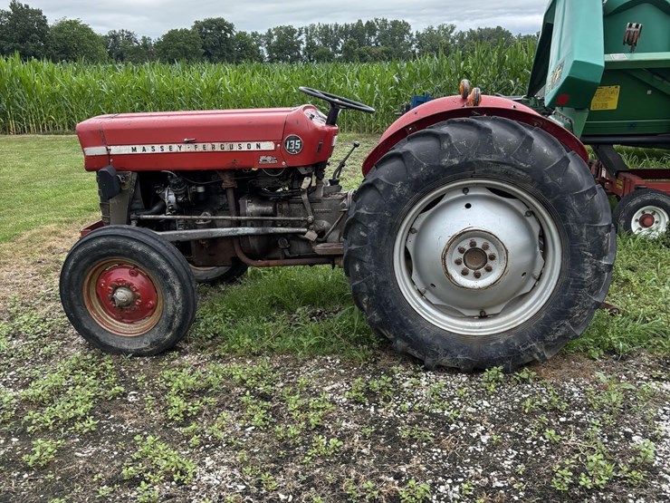 massey-ferguson-135-image-1