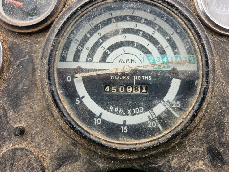 john-deere-2240-image-39