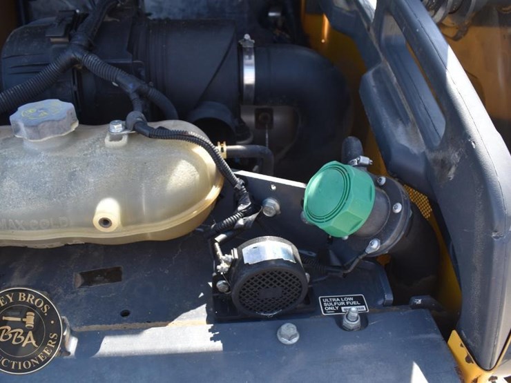 2019-deere-325g-image-42