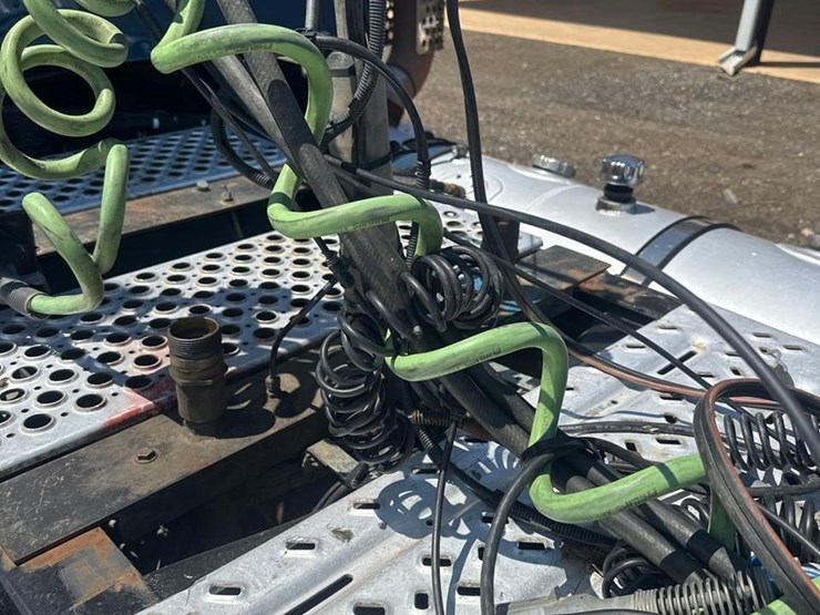 2018-kenworth-t880-image-12