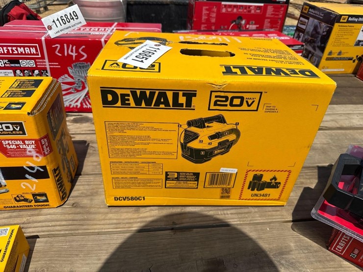 2147---dewalt-wet/dry-cordless-vacuum-image-2