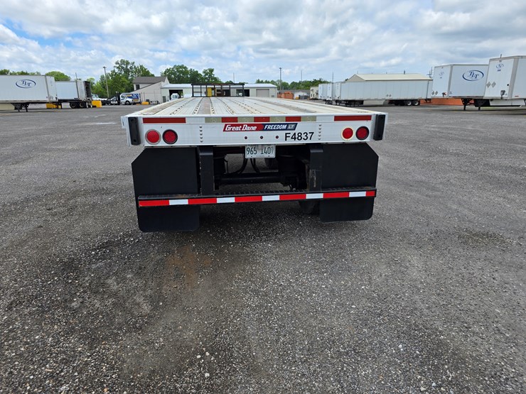 2015-great-dane-48'-x-102"-image-32
