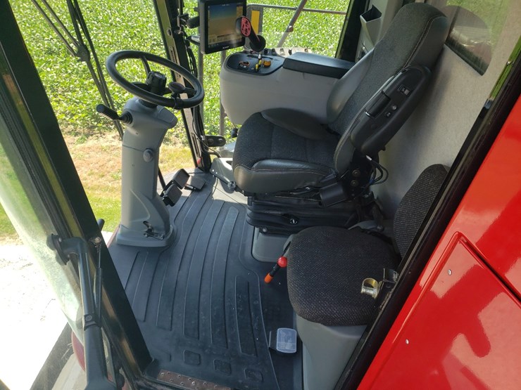 2015-massey-ferguson-9545-image-17