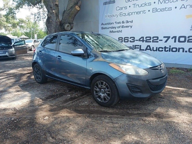 2014-mazda-mazda2-runs/moves-sport-image-2