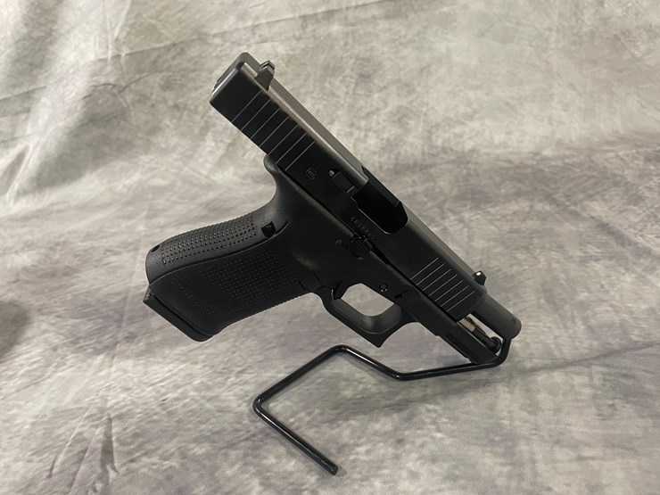 #4361-•-glock-model-19-gen-5-9mm-luger-pistol,-sn:-cesf245-image-19