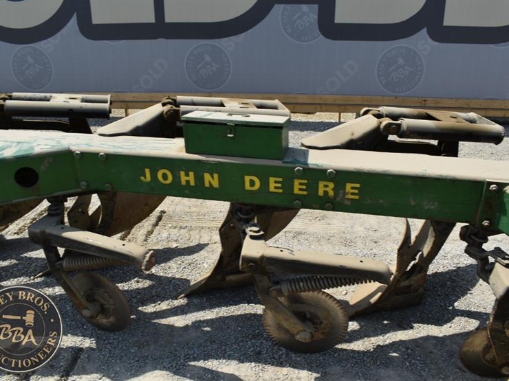 john-deere-2700-image-7