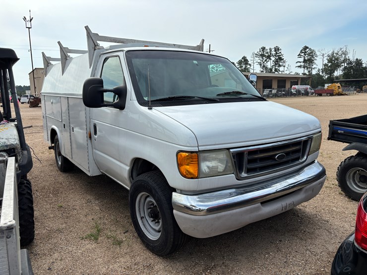 #79727-•-2003-ford-incomplete-cutaway-image-2