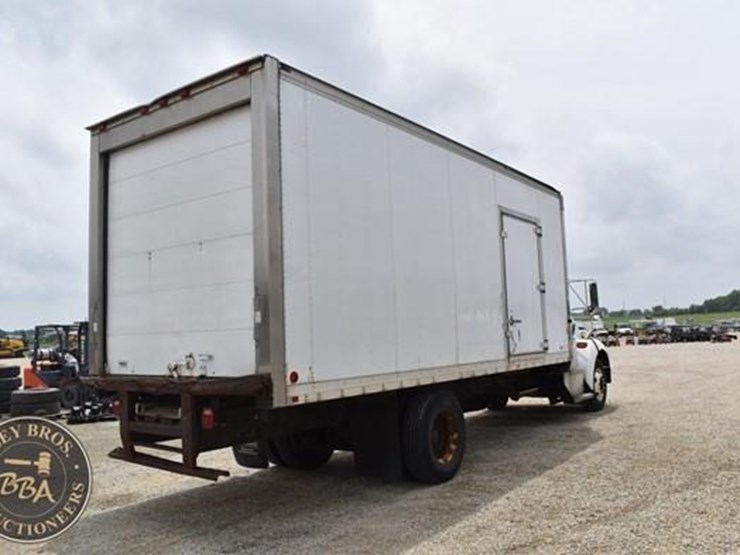 2008-kenworth-t300-image-10