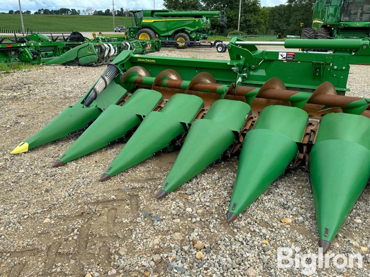 2022-john-deere-c12f-image-8