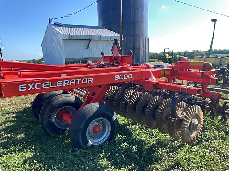 2014-kuhn-krause-excelerator-8000-image-9
