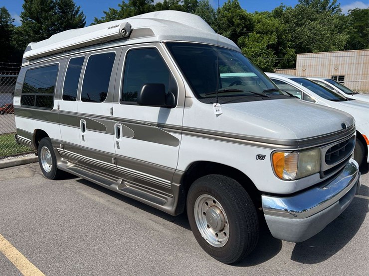 2002-ford-e250-image-1