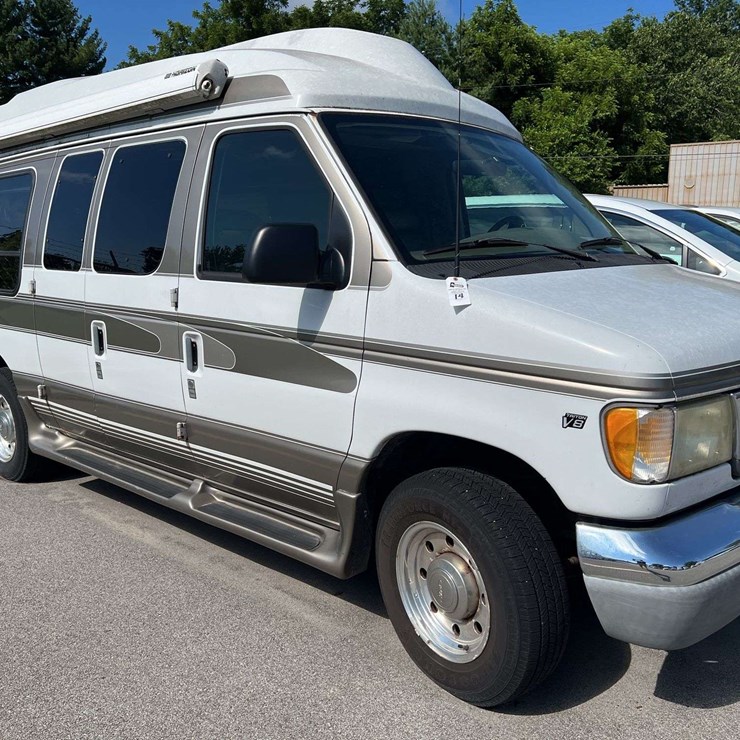 2002 FORD E250