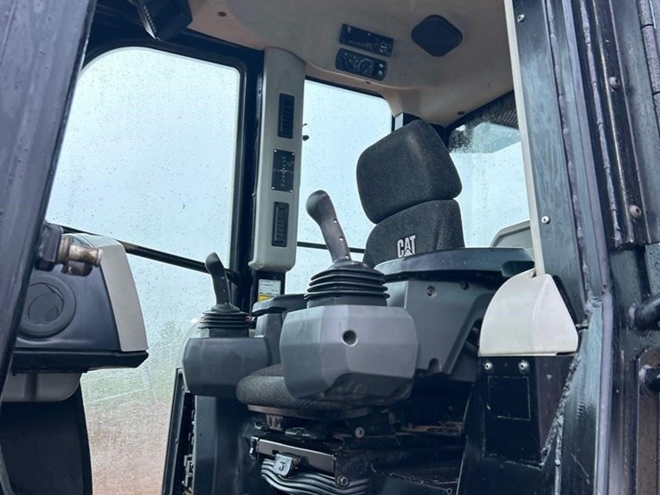 2019-caterpillar-953k-image-44