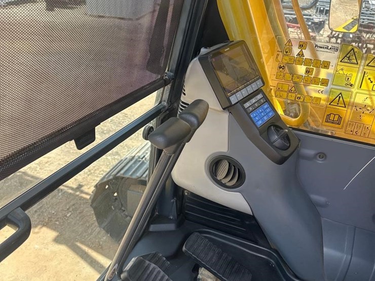 2021-komatsu-pc210-lc-11-image-24