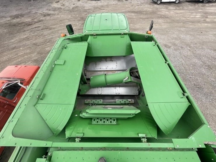 2010-john-deere-2010-image-3