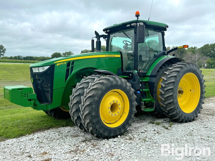 2019-john-deere-8370r-image-1