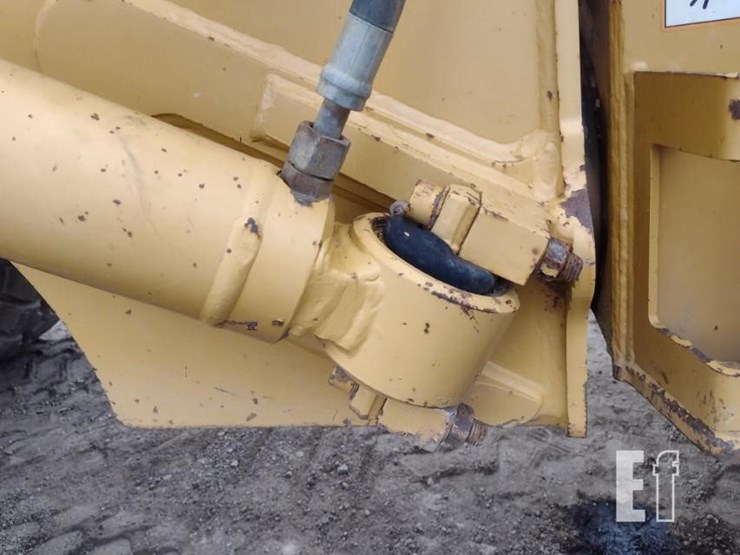 deere-300d-image-41