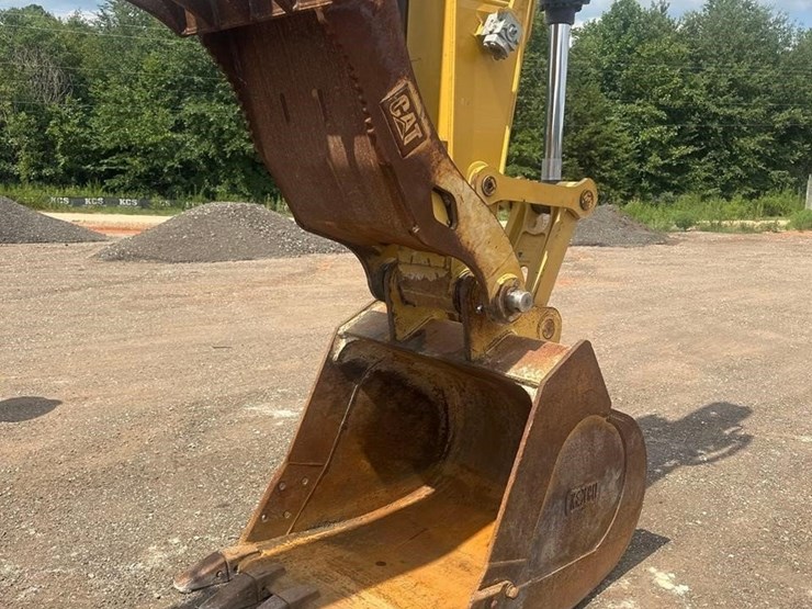2021-caterpillar-323-image-11