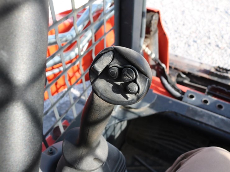 kubota-svl65-2-image-25
