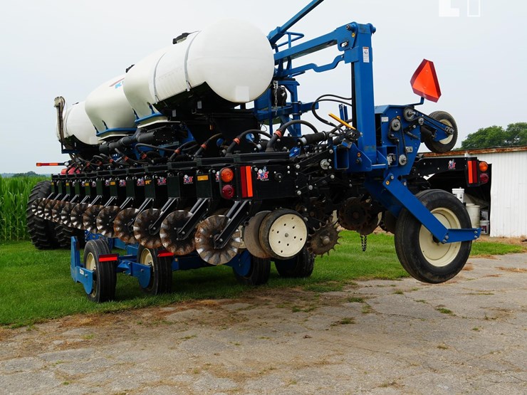 2013-kinze-3600asd-image-4