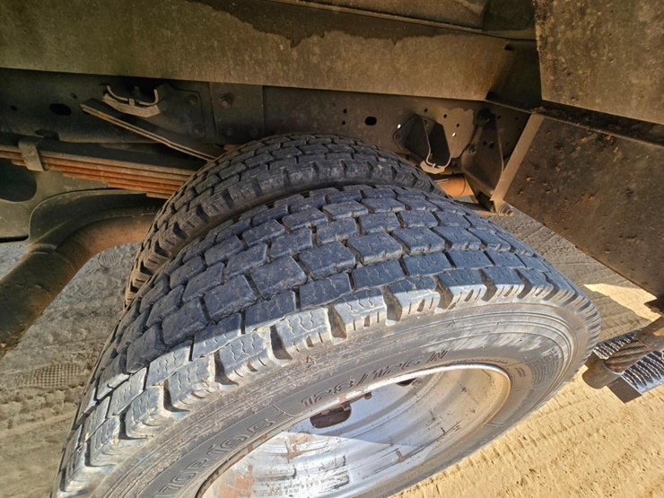 2018-dodge-ram-5500-image-33