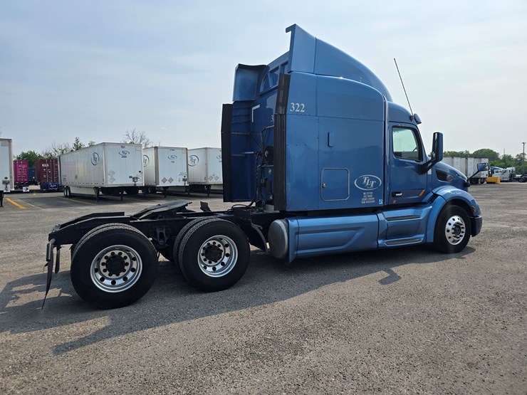 2019-peterbilt-579-image-27