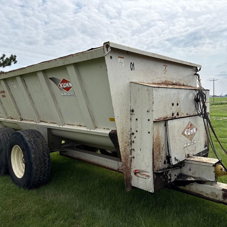 KUHN KNIGHT 8132