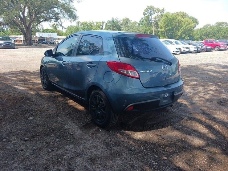 2014-mazda-mazda2-runs/moves-sport-image-7