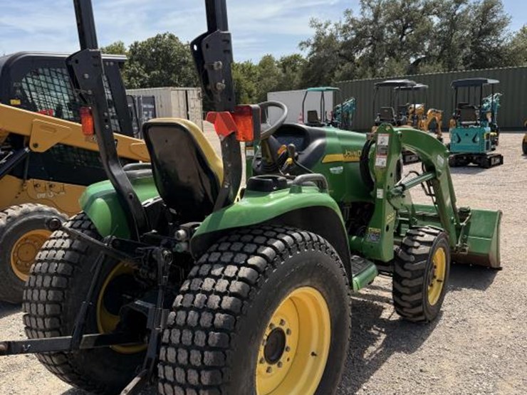 john-deere-3520-image-5