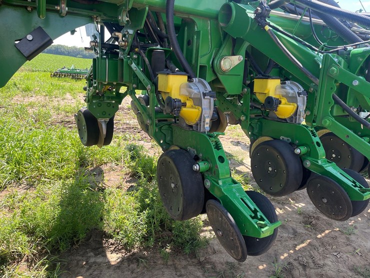 2012-john-deere-1790-image-31