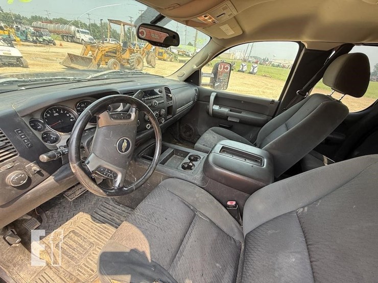 2007-chevrolet-2500-image-8