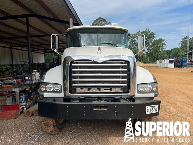 (x)-(11-1)-2009-mack-gu713-t/a-truck-tractor-w/-da-image-2