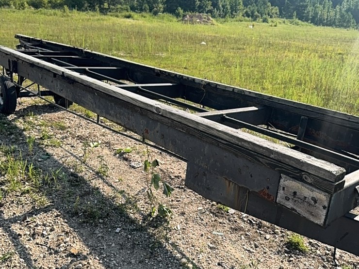 pontoon-boat-trailer-image-5