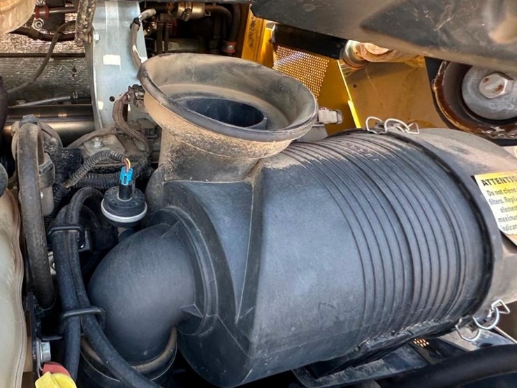 2021-deere-333g-image-23
