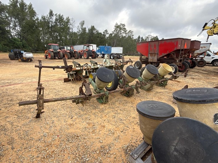 john-deere-71-image-1