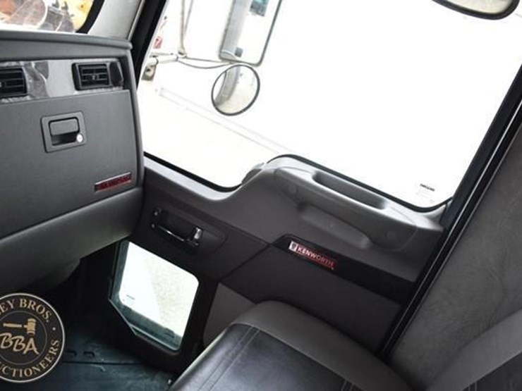 2008-kenworth-t300-image-75
