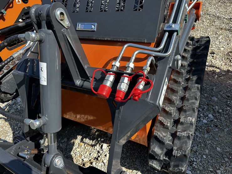 mini-skid-steer-image-7
