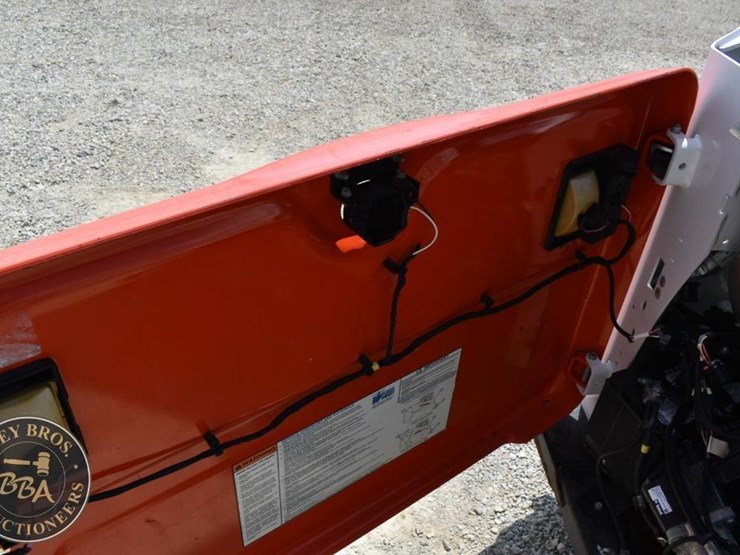 2020-bobcat-s550-image-33