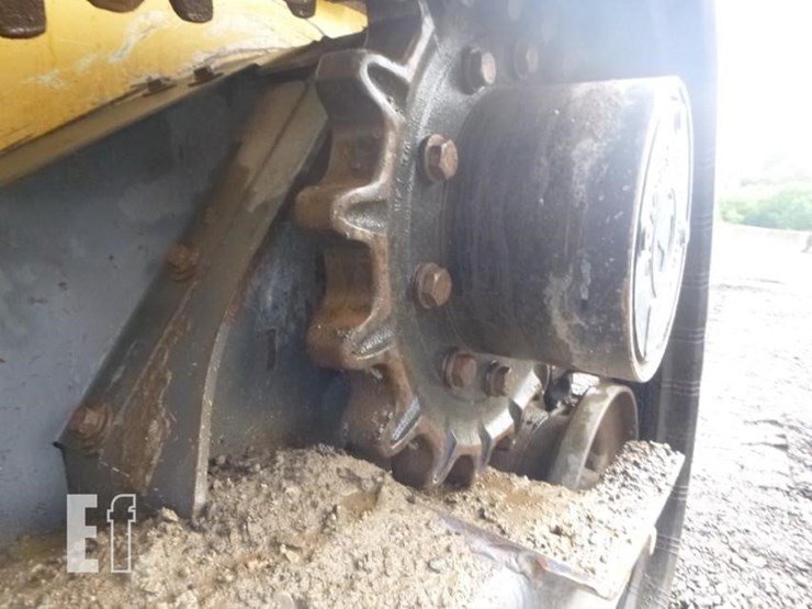 2022-deere-325g-image-21