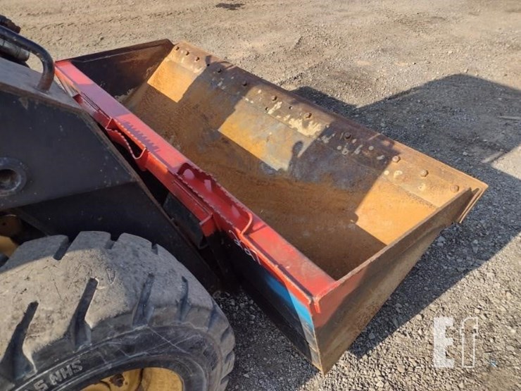 new-holland-lx885-image-17