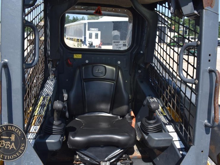 2019-deere-325g-image-53
