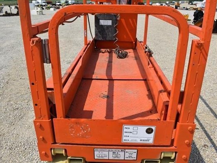 2016-jlg-1930es-image-15