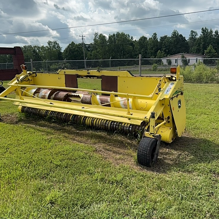 John Deere Windrow Forage Header