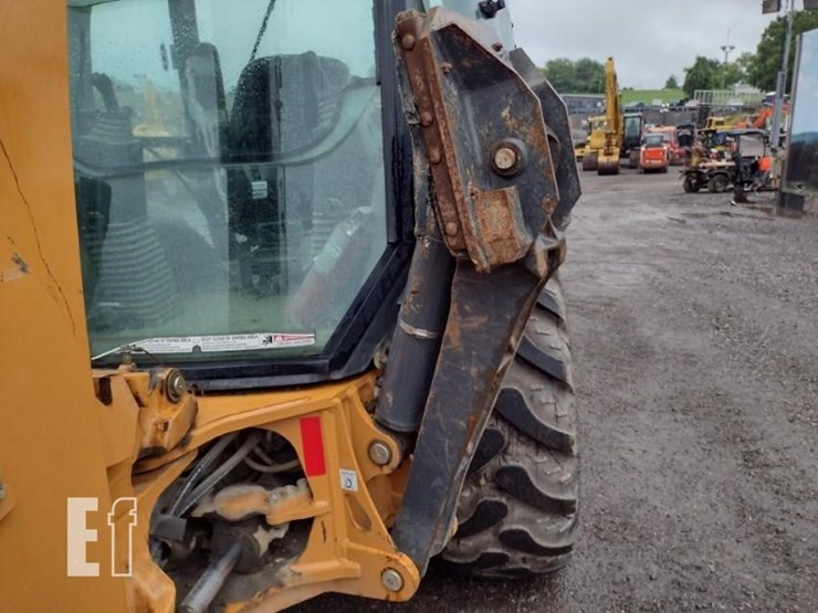 2019-case-580sn-image-40