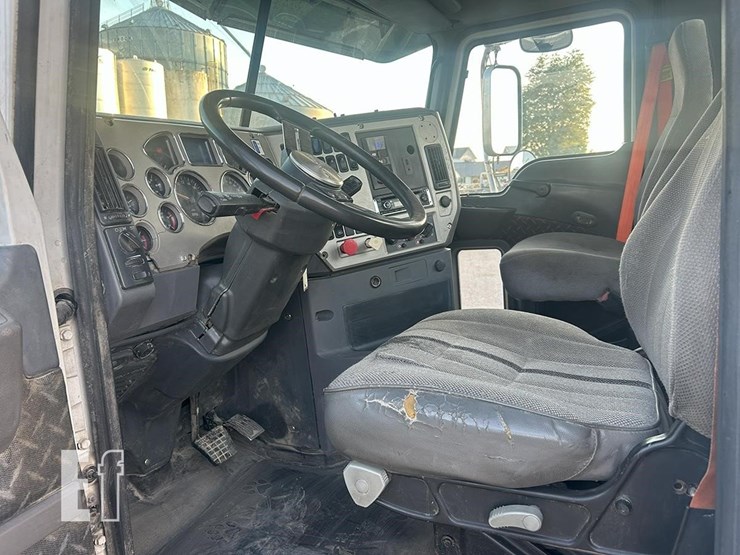 2012-mack-pinnacle-cxu613-image-17